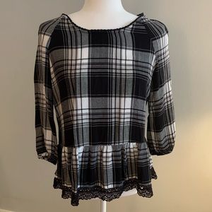 Black & white plaid patterned top